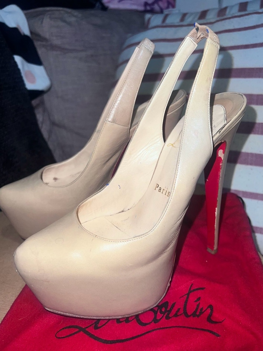 Christian Louboutin Nude daffodil Slingback
